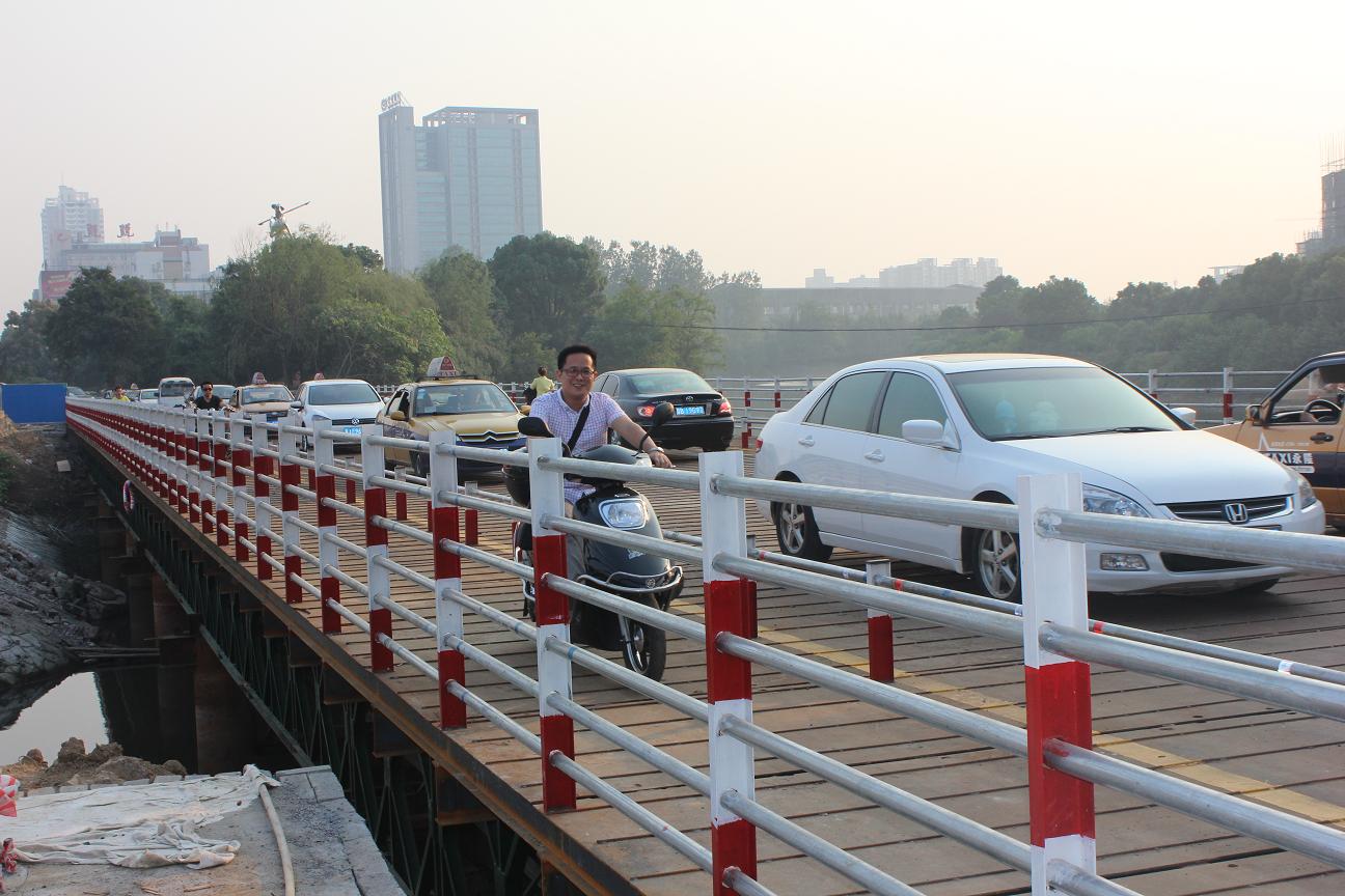 武陵桥钢便桥建成通车(图2)